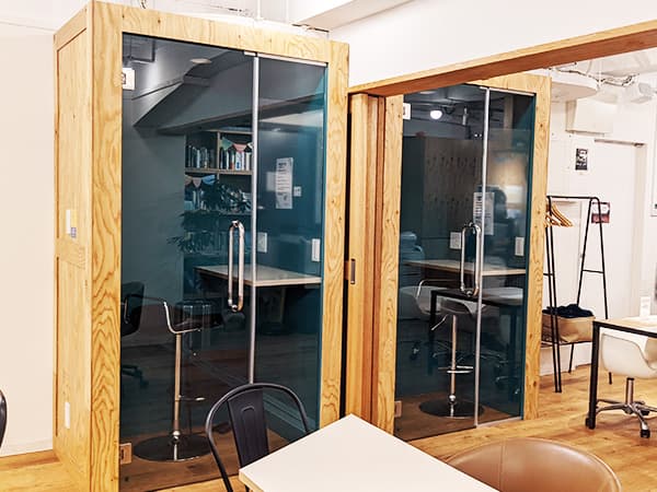 勉強カフェ 新宿BPスタジオ 内装写真