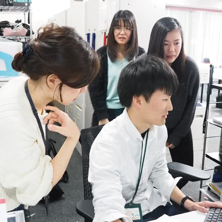 コワーキングスペース7F ワークスペース