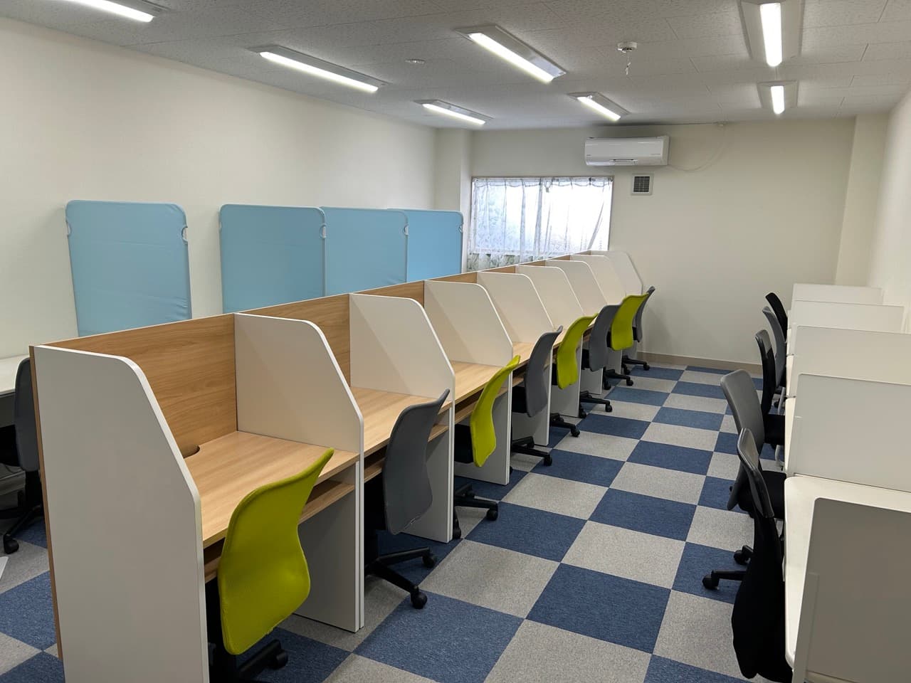 高校生専用自習室 365 長与校の外観・内観写真