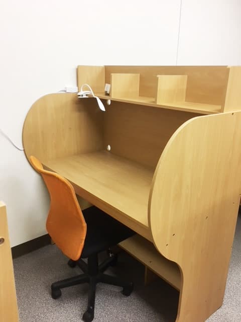 自習室オールラウンド プレミアムデスク