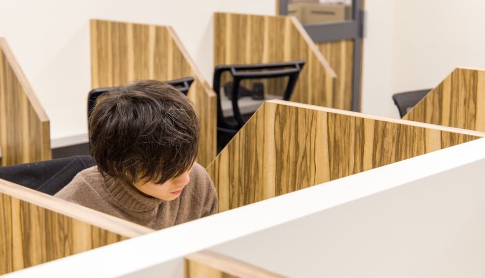 勉強カフェ 鹿児島天文館スタジオの内観写真