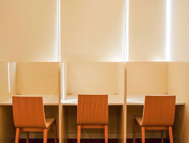 ゴールフリーLab 二条 座席