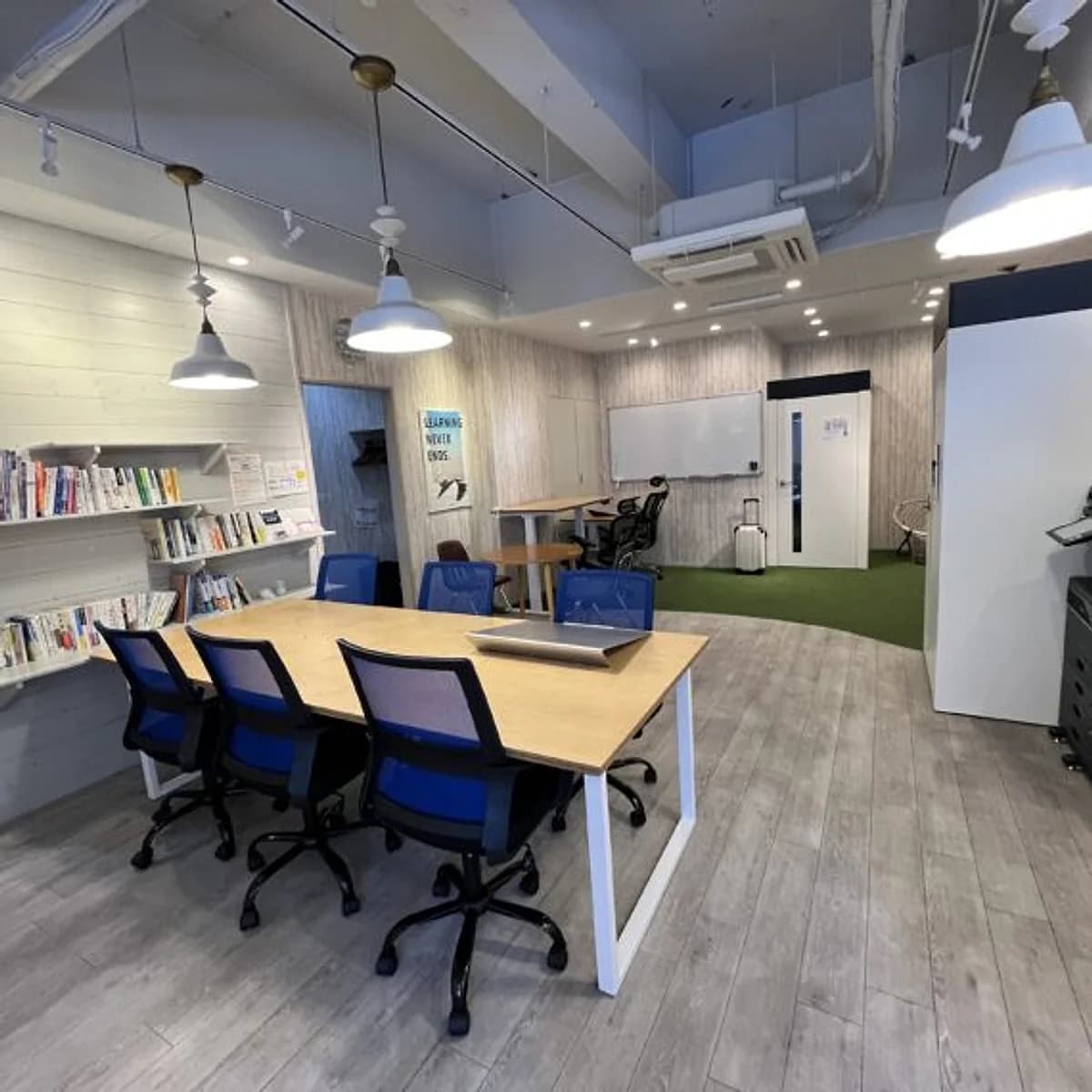 勉強カフェ 大阪江坂スタジオ